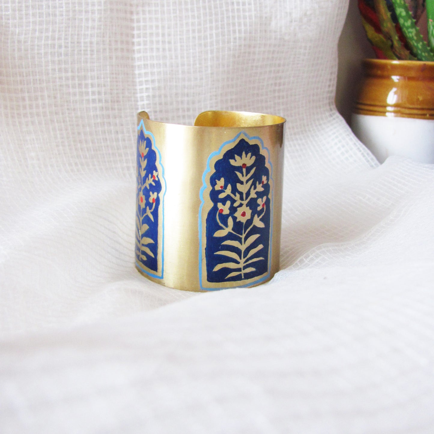 Blue mughal handcuff
