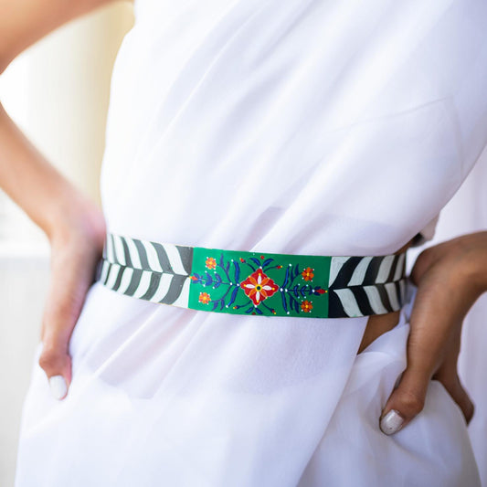 Black and  white chevron belt