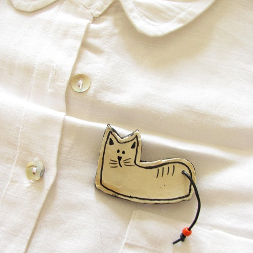 Cat brooch